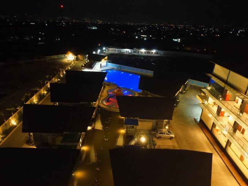 Cahaya Villa Hotel Garut Buitenkant foto